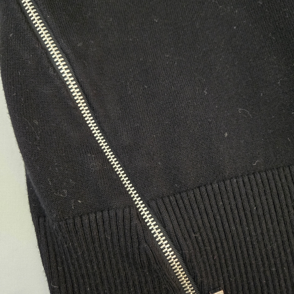 Black, fitted,  Guess? Sweater, XS